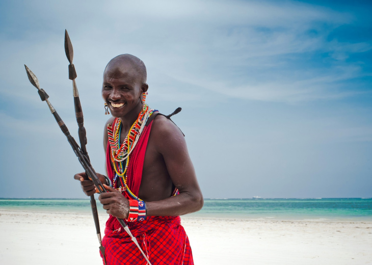 masai sur plage zanzibar